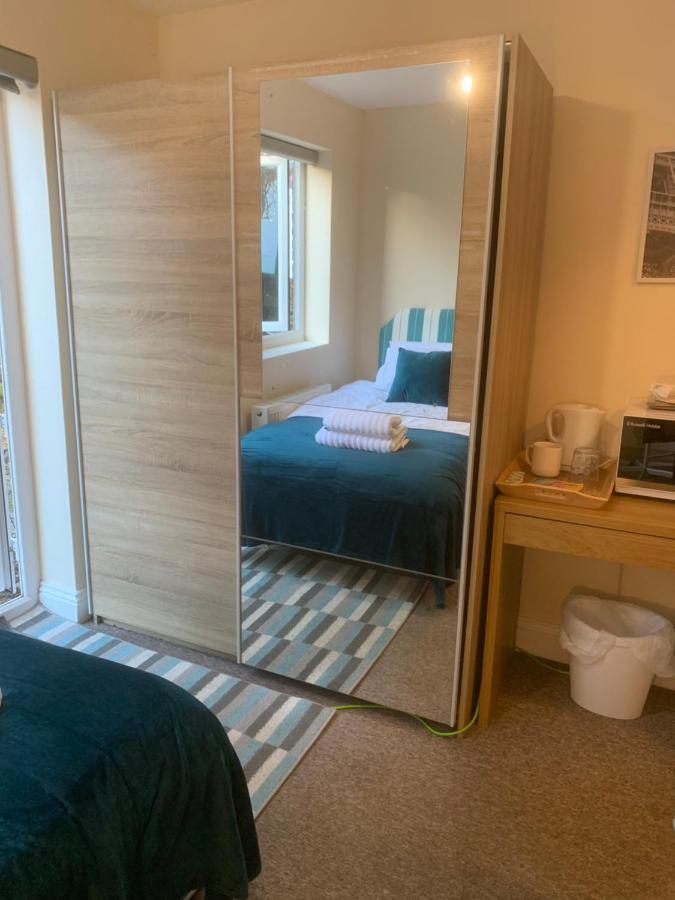 Cosy Room With Private Entrance & Ensuite Reading Exteriör bild