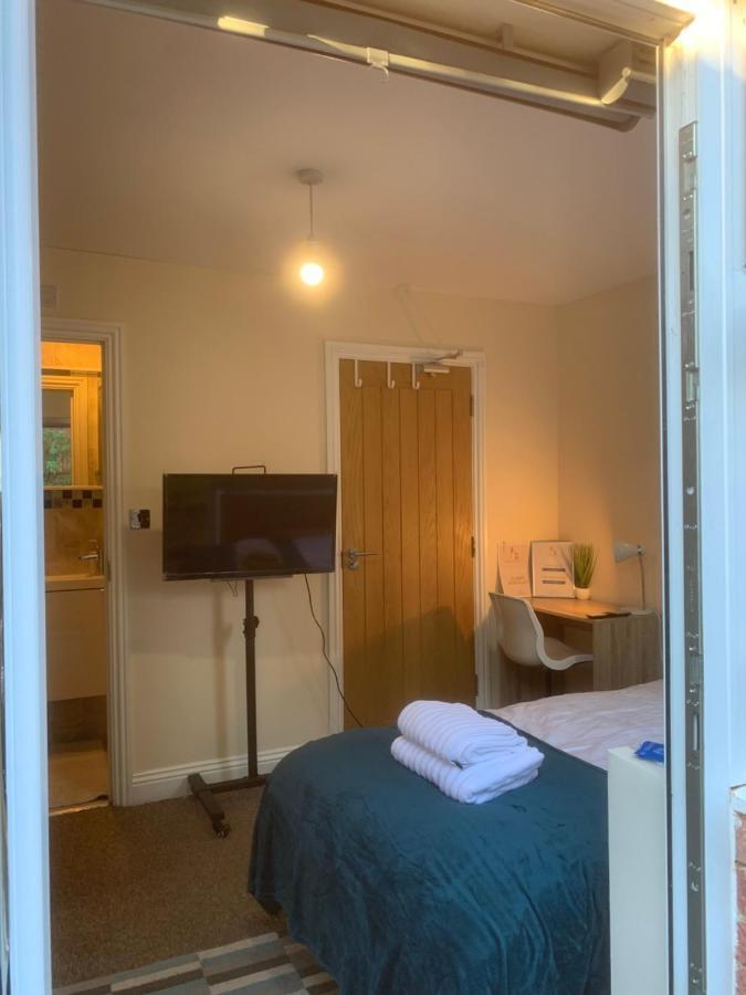Cosy Room With Private Entrance & Ensuite Reading Exteriör bild