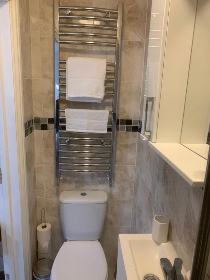 Cosy Room With Private Entrance & Ensuite Reading Exteriör bild